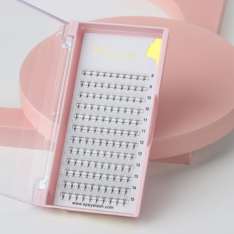 Klasická rozšíření o řasy vs objemu - který styl je pro vás nejlepší?