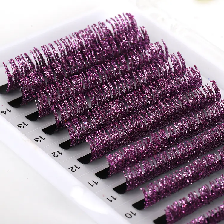 Proč byste měli vyzkoušet prodloužení řas Purple Glitter Lashes?